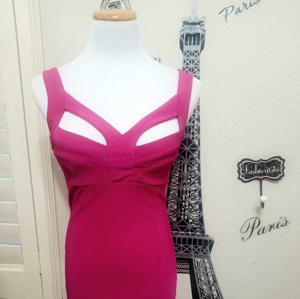 Y2K Fusia body fitted mini by Jeanette Fashion - Picture 8 of 8